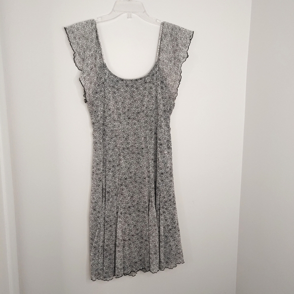 Thyme maternity black & grey floral micro mesh flutter dress. Size L - Picture 5 of 5